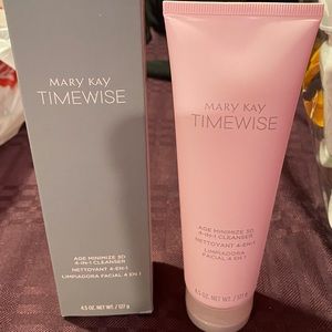 Mary Kay 4 in 1 cleanser